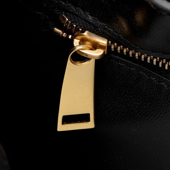 Bottega Veneta Lambskin Cassette Chain Maxi Shoulder Bag - Picture 8 of 16